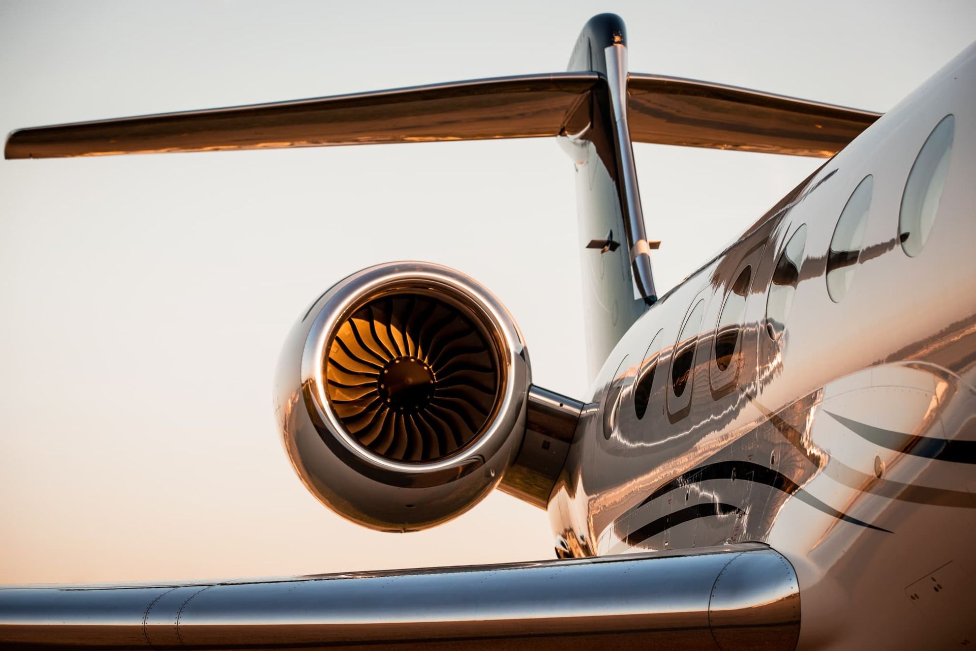 PDX-AIRPORT-TRANSPORTATION-SERVICE-MARQUEE-CHAUFFEUR-PORTLAND-OREGON-2880w